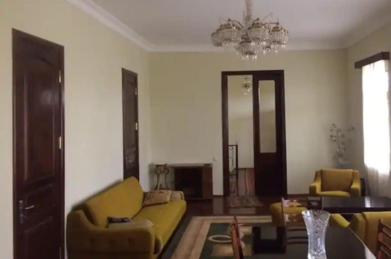 Kobuleti 4-Bedroom Apartment ภายนอก รูปภาพ